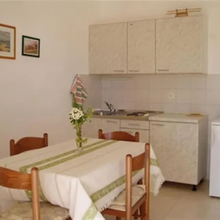 Neda 1166 Apartament Vinež